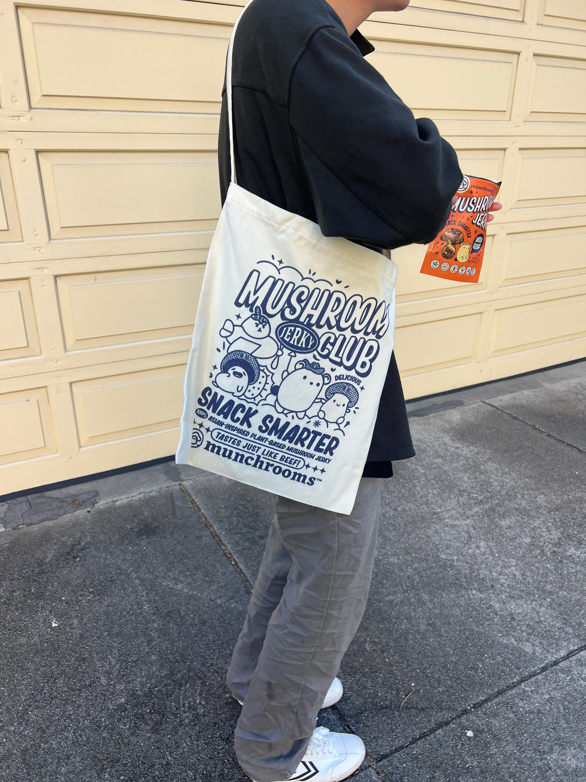 single strap messenger tote